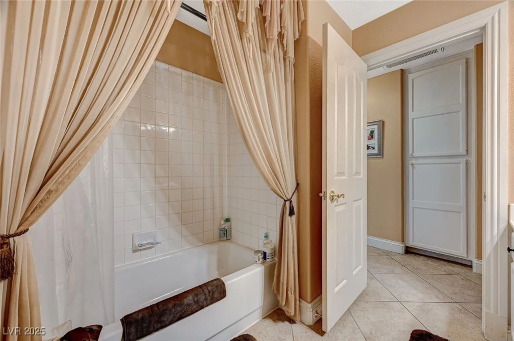 3625 Campbell, Las Vegas, NV 89129