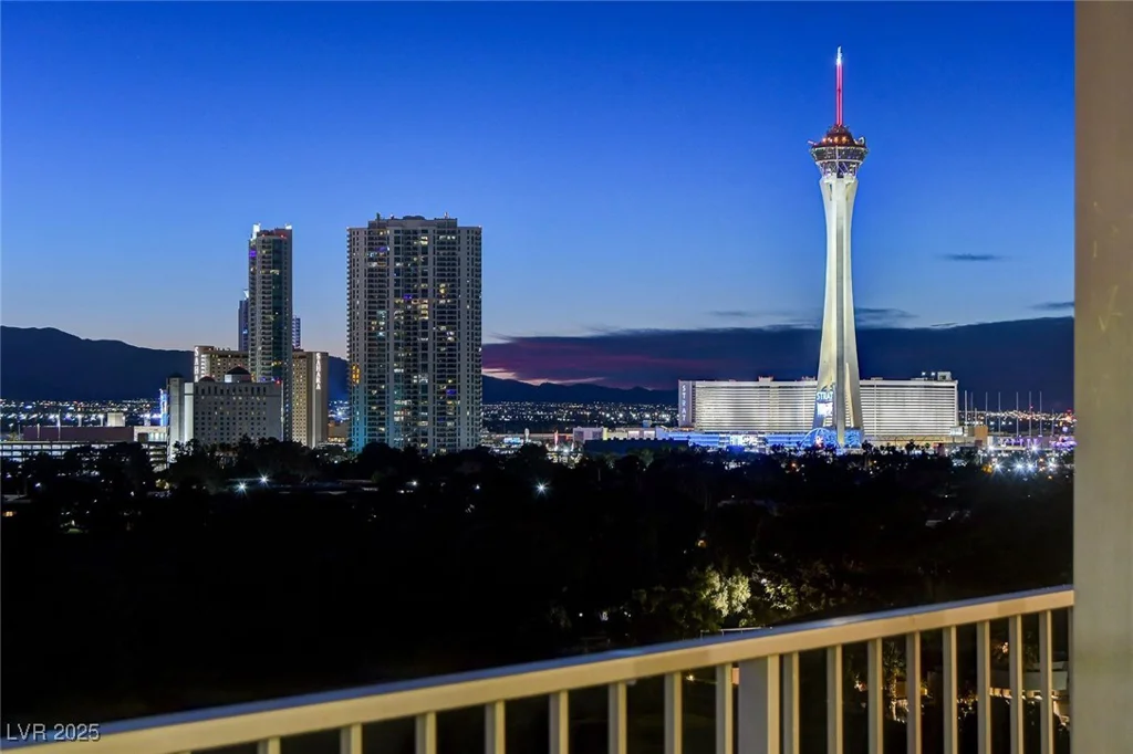 3111 Bel Air, Las Vegas, NV 89109