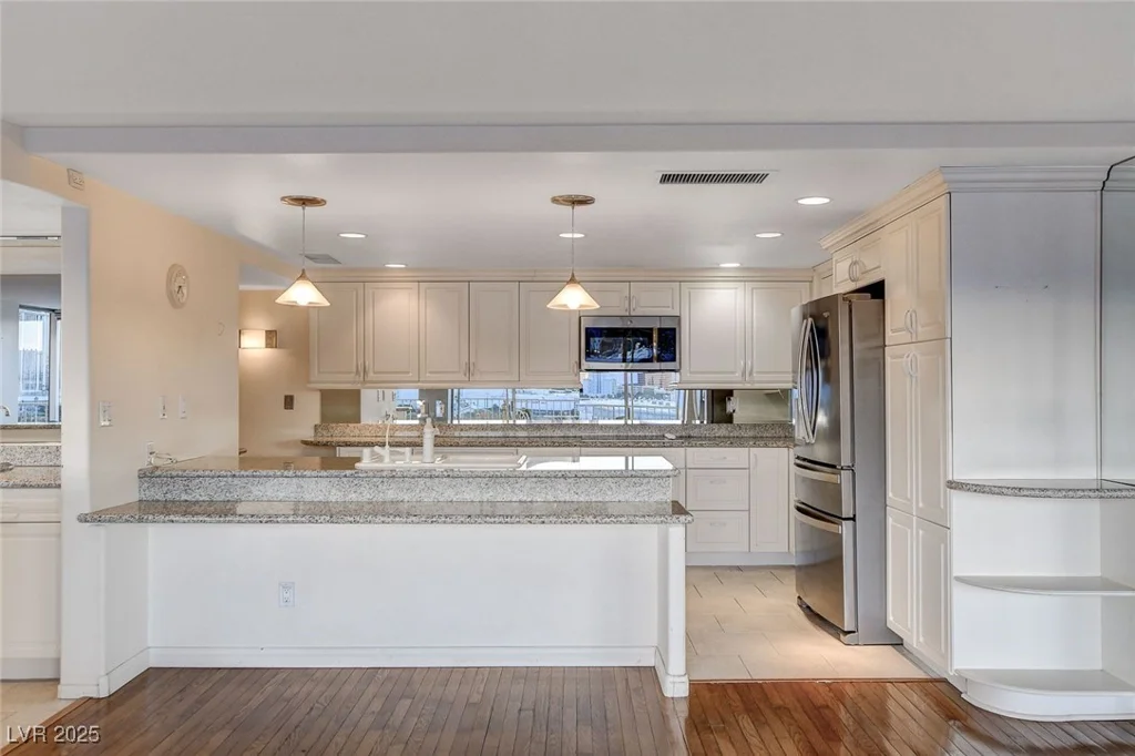 3111 Bel Air, Las Vegas, NV 89109