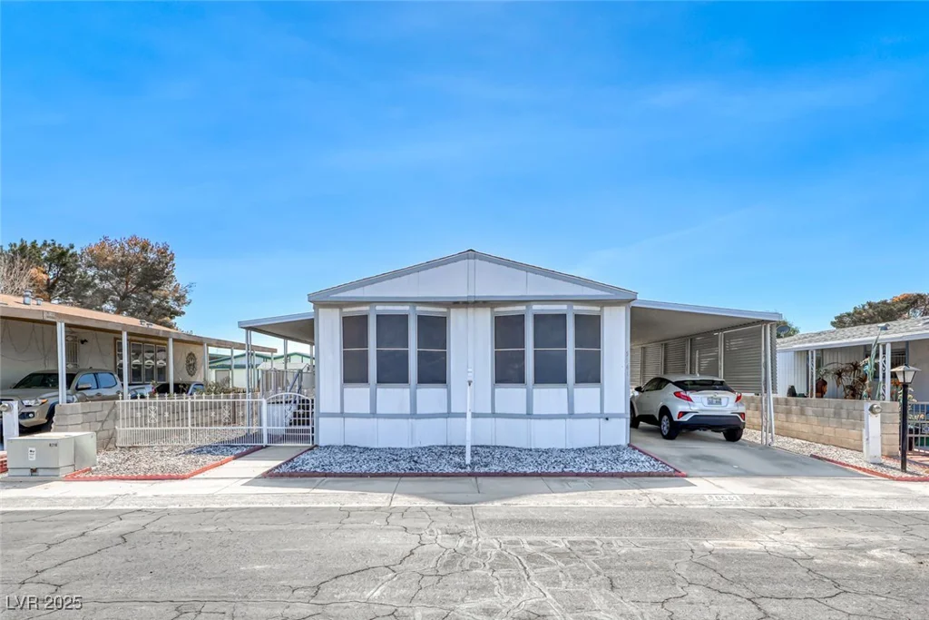5561 Aldama, Las Vegas, NV 89122