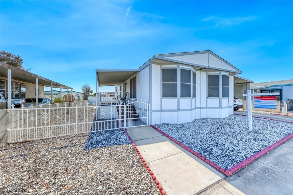 5561 Aldama, Las Vegas, NV 89122