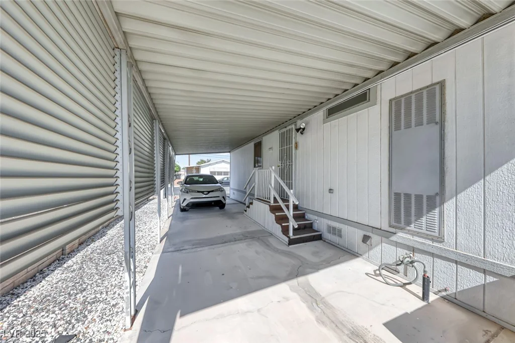 5561 Aldama, Las Vegas, NV 89122
