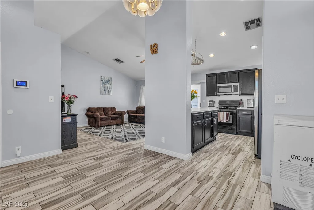 5731 Kona Mountain, North Las Vegas, NV 89031
