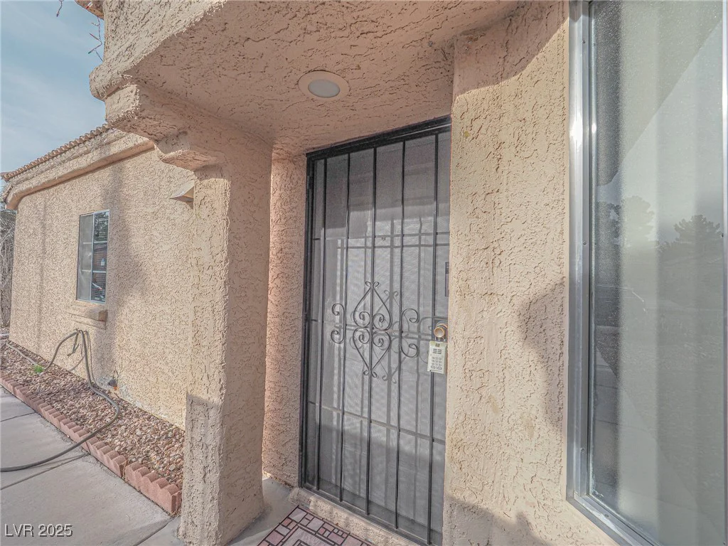 7089 Orange Grove, Las Vegas, NV 89119