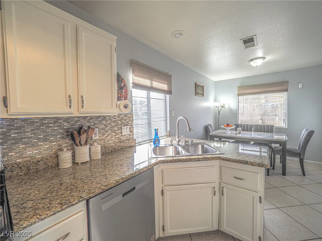 7089 Orange Grove, Las Vegas, NV 89119