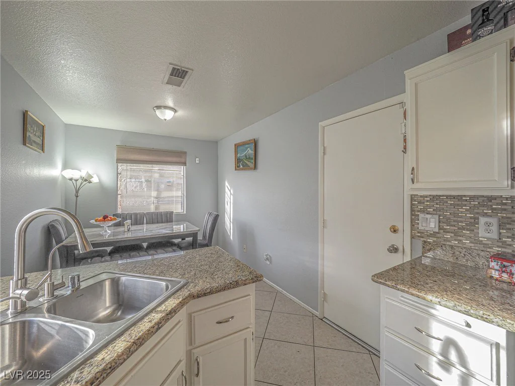7089 Orange Grove, Las Vegas, NV 89119