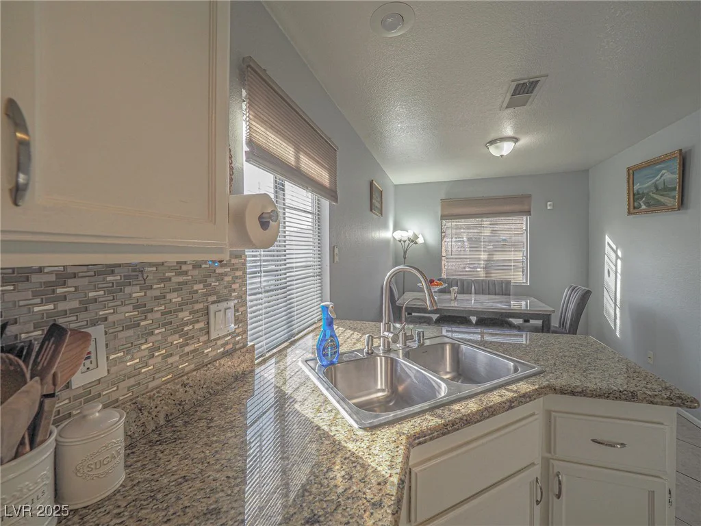 7089 Orange Grove, Las Vegas, NV 89119