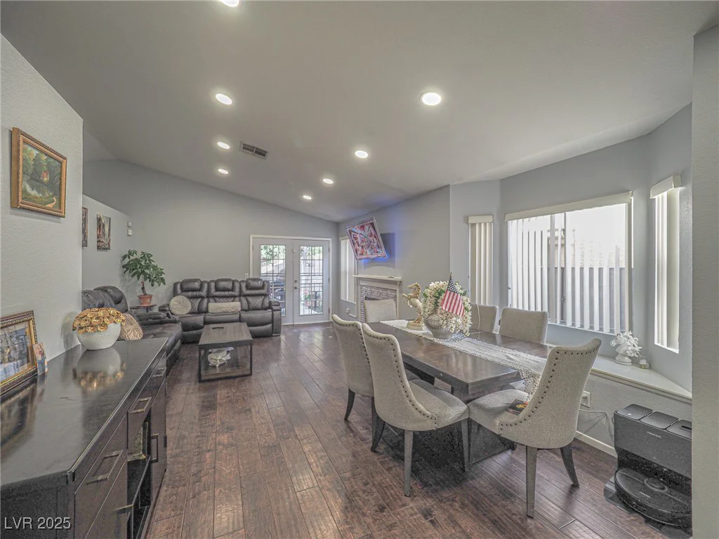 7089 Orange Grove, Las Vegas, NV 89119