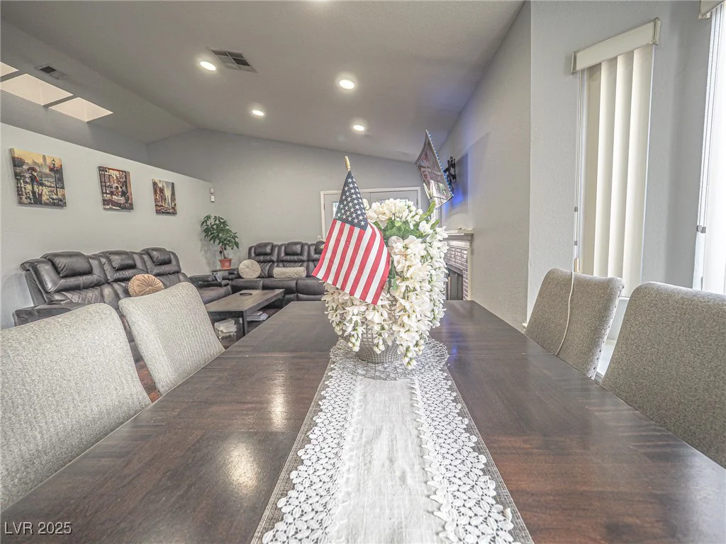 7089 Orange Grove, Las Vegas, NV 89119