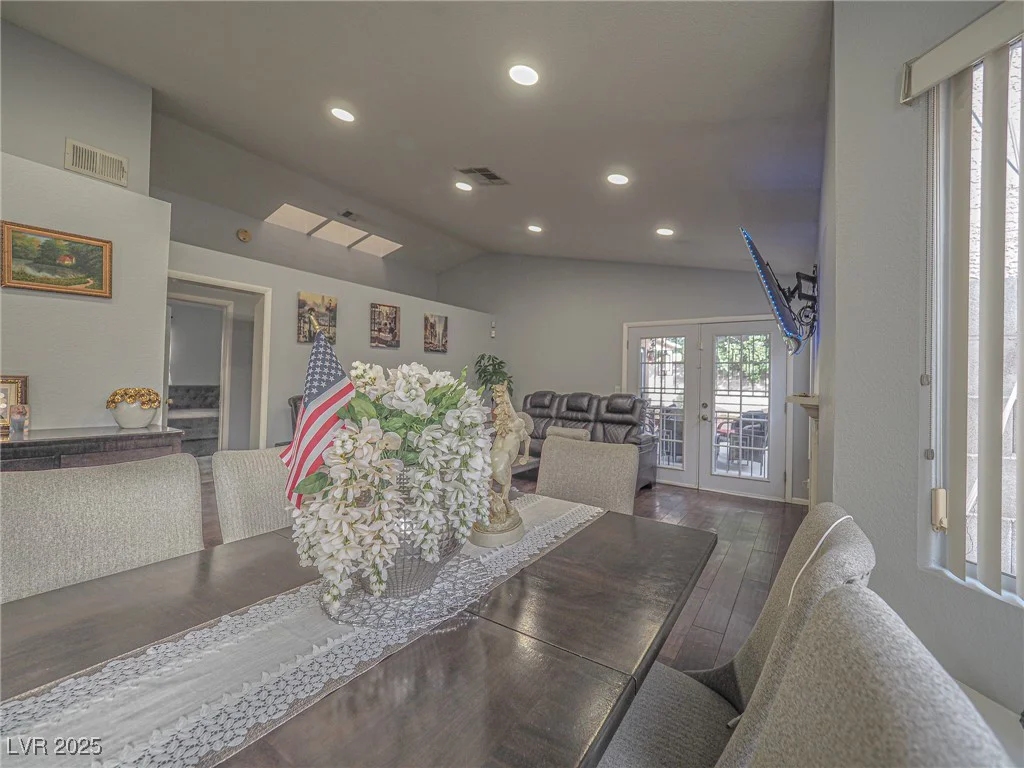 7089 Orange Grove, Las Vegas, NV 89119