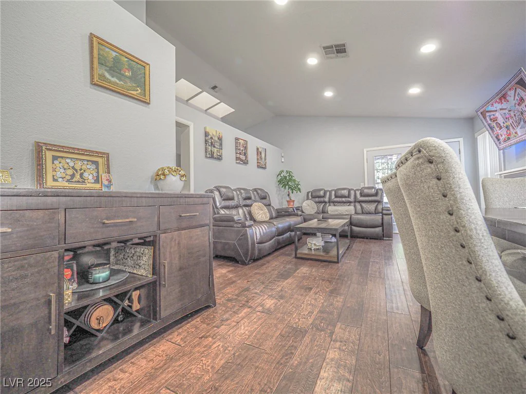 7089 Orange Grove, Las Vegas, NV 89119