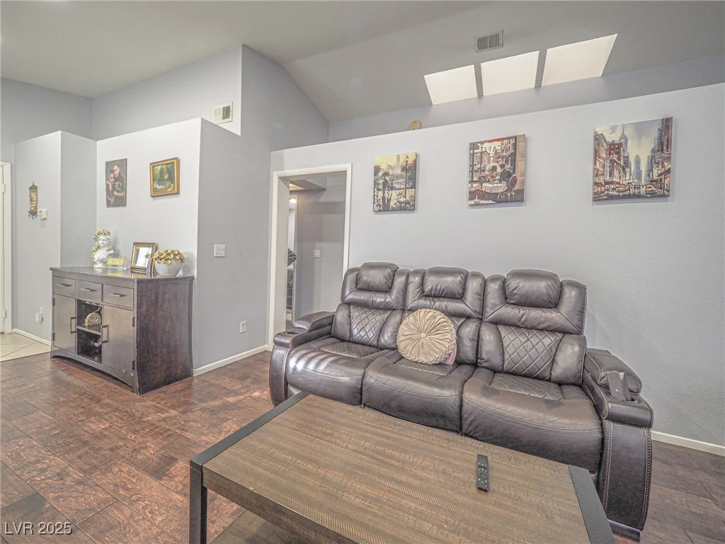 7089 Orange Grove, Las Vegas, NV 89119