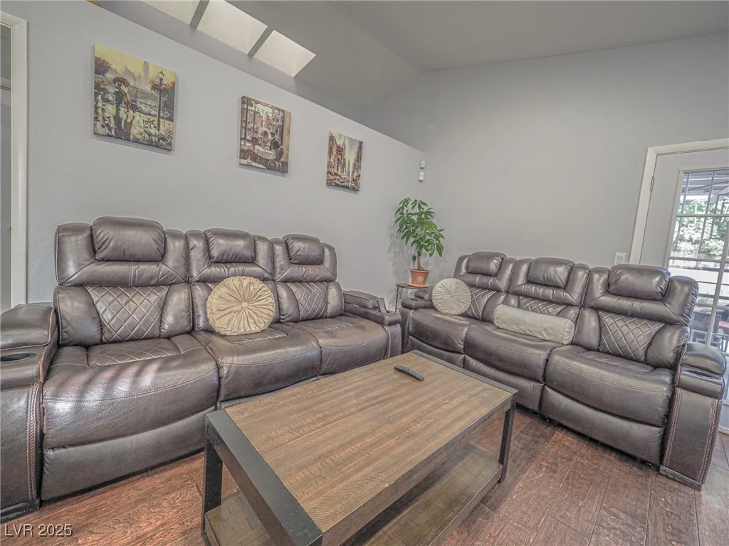 7089 Orange Grove, Las Vegas, NV 89119