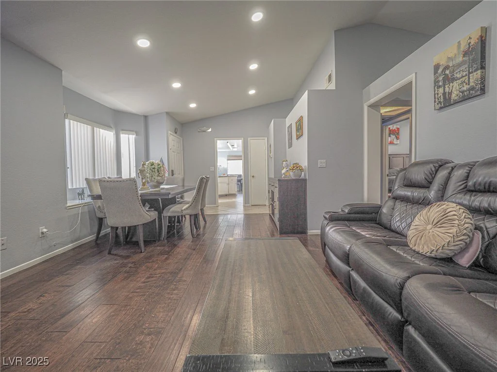 7089 Orange Grove, Las Vegas, NV 89119