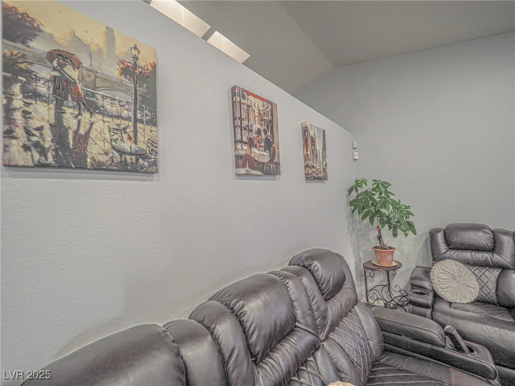 7089 Orange Grove, Las Vegas, NV 89119