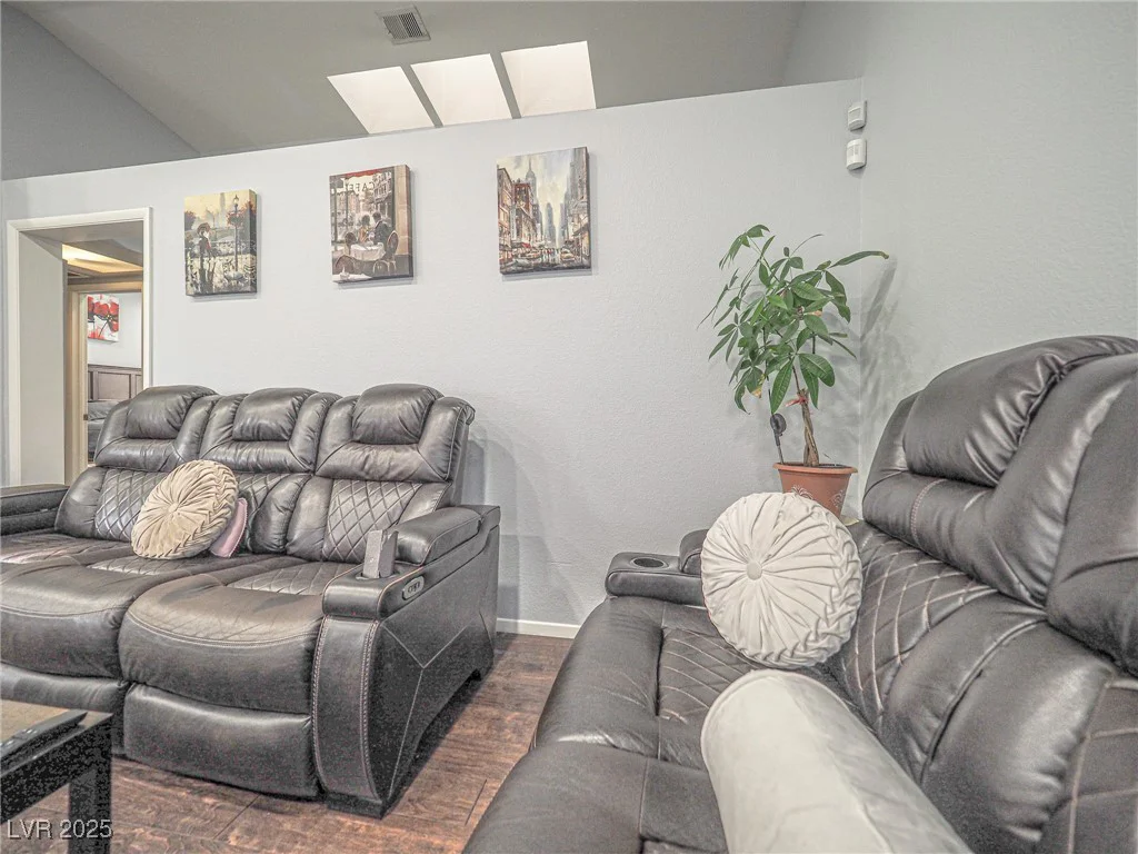 7089 Orange Grove, Las Vegas, NV 89119