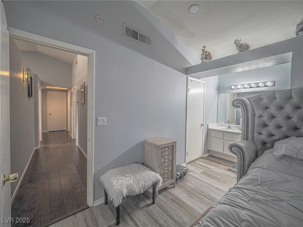 7089 Orange Grove, Las Vegas, NV 89119