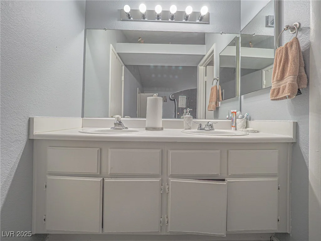 7089 Orange Grove, Las Vegas, NV 89119