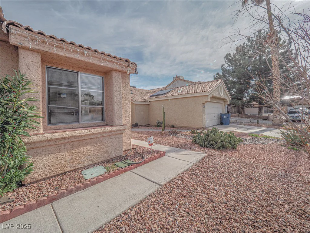 7089 Orange Grove, Las Vegas, NV 89119