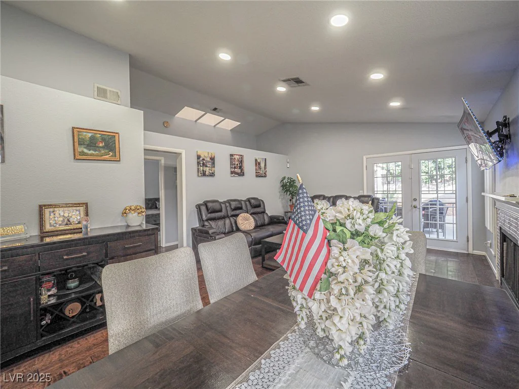 7089 Orange Grove, Las Vegas, NV 89119