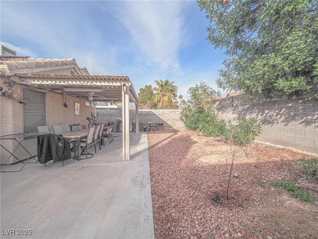 7089 Orange Grove, Las Vegas, NV 89119