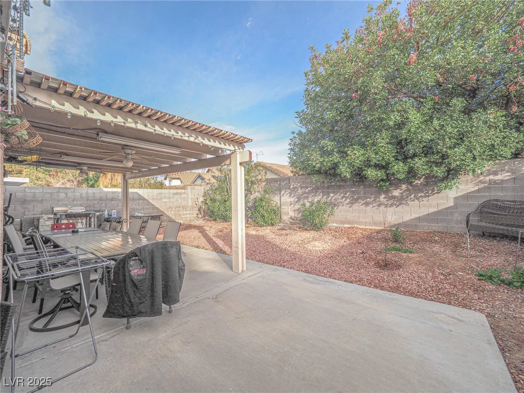 7089 Orange Grove, Las Vegas, NV 89119