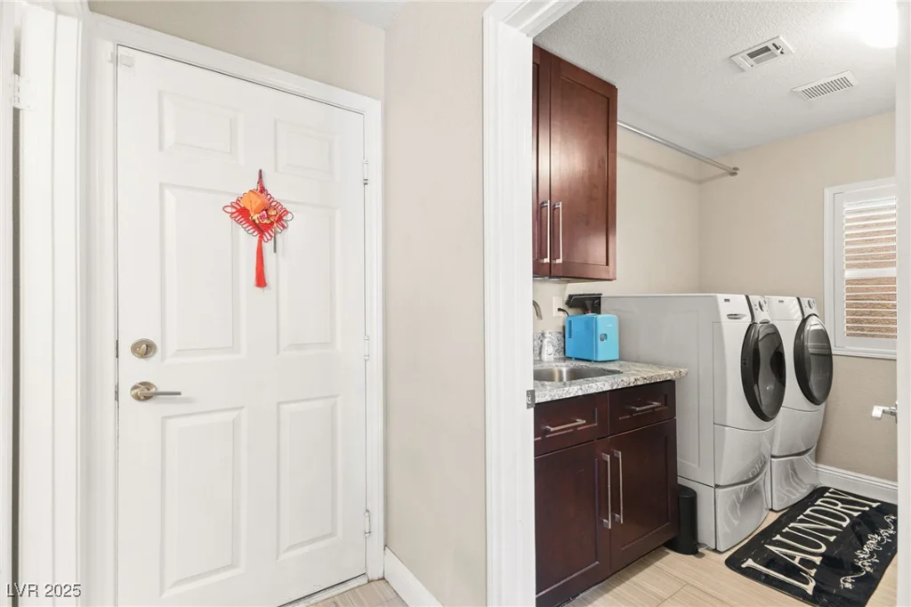 3427 Meridale, Las Vegas, NV 89117