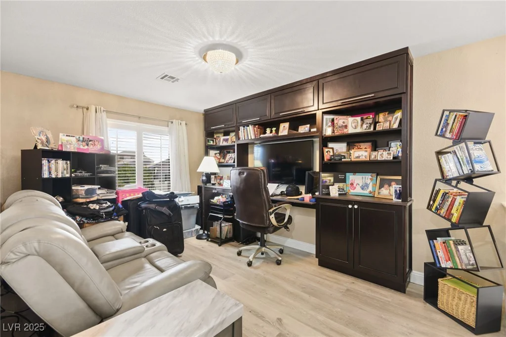 3427 Meridale, Las Vegas, NV 89117