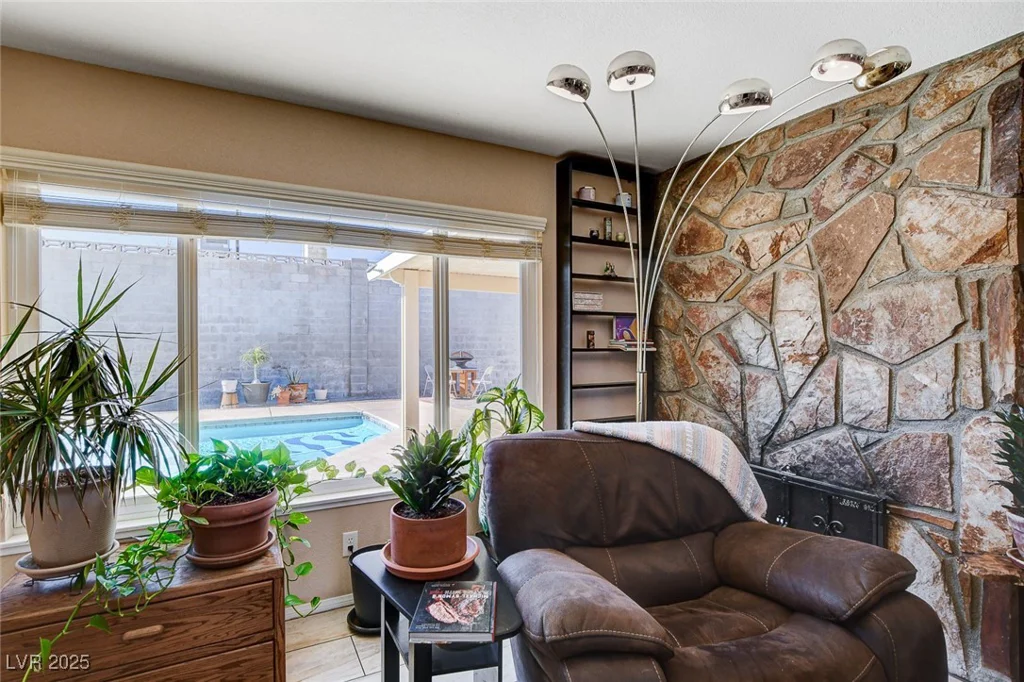 216 Candlelight, Las Vegas, NV 89145
