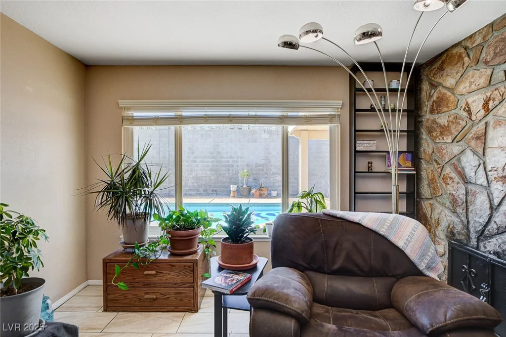 216 Candlelight, Las Vegas, NV 89145