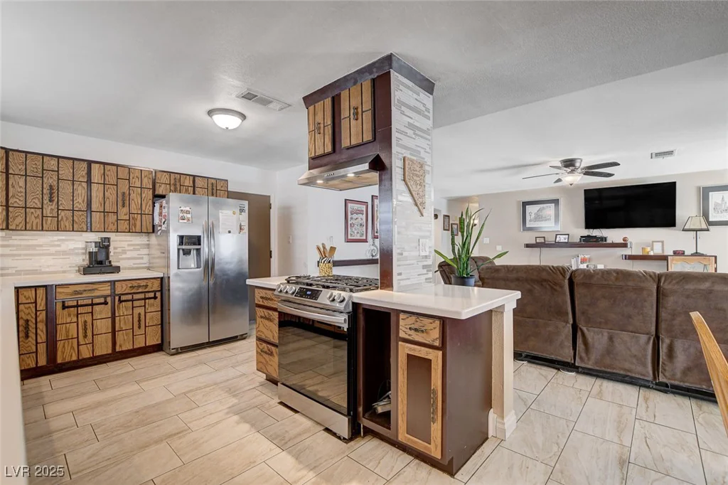 216 Candlelight, Las Vegas, NV 89145