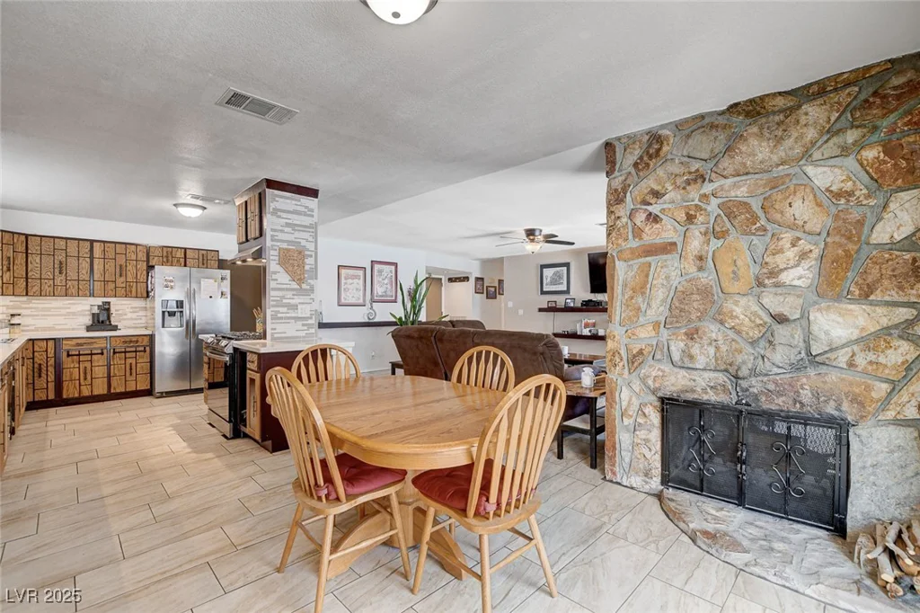 216 Candlelight, Las Vegas, NV 89145