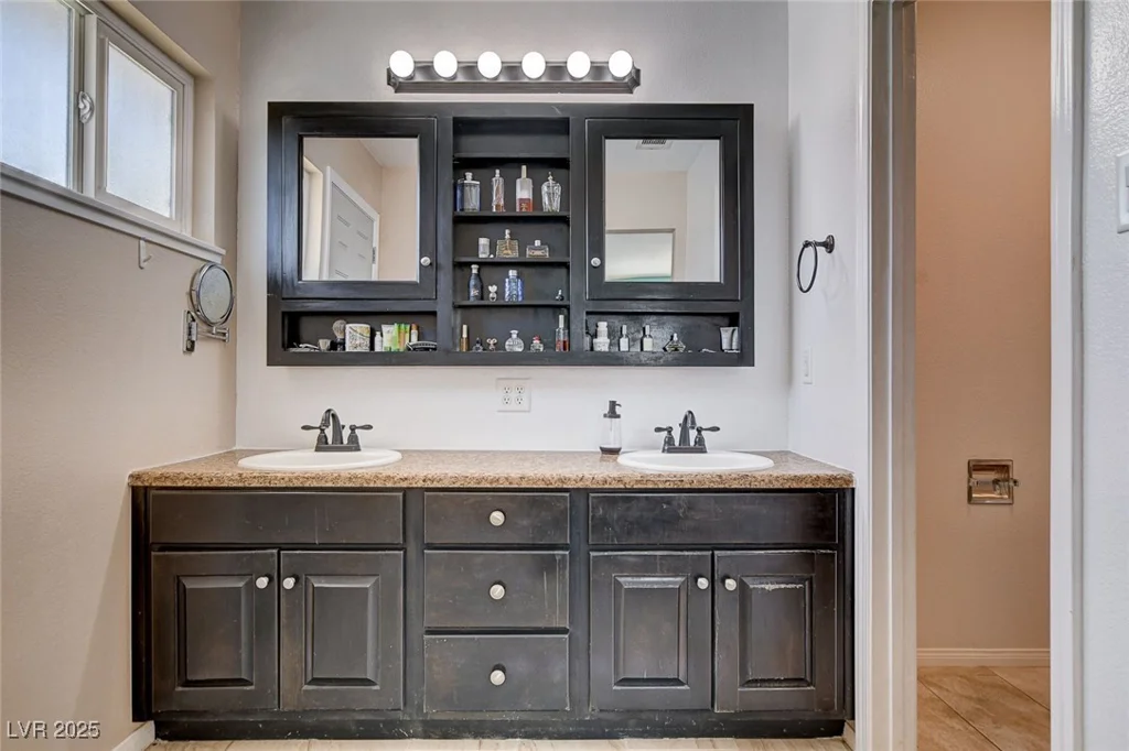 216 Candlelight, Las Vegas, NV 89145