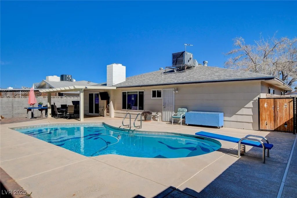 216 Candlelight, Las Vegas, NV 89145