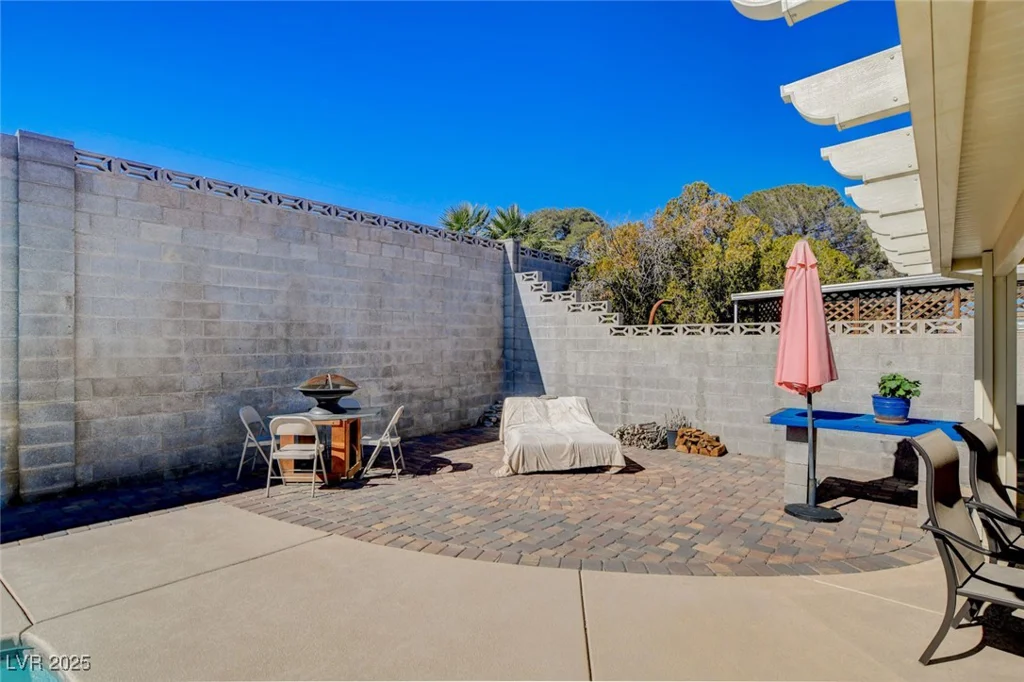 216 Candlelight, Las Vegas, NV 89145