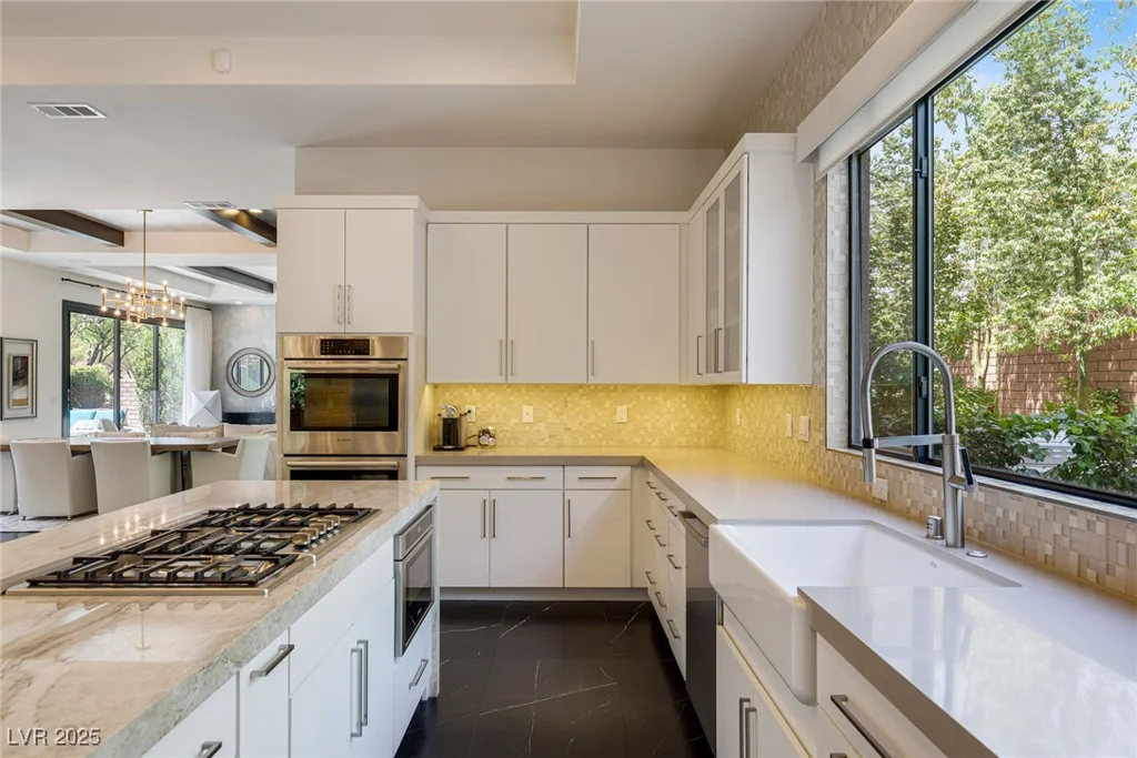 18 SUGARBERRY, Las Vegas, NV 89135