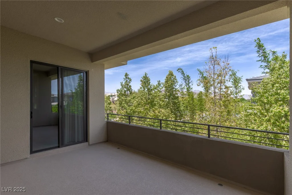 18 SUGARBERRY, Las Vegas, NV 89135