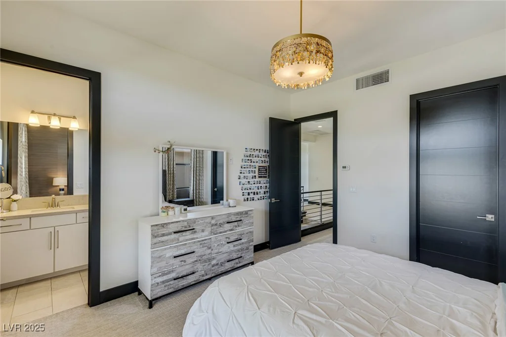 18 SUGARBERRY, Las Vegas, NV 89135