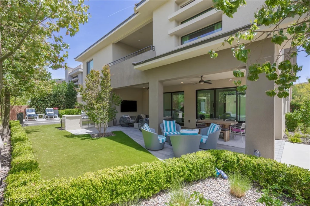 18 SUGARBERRY, Las Vegas, NV 89135