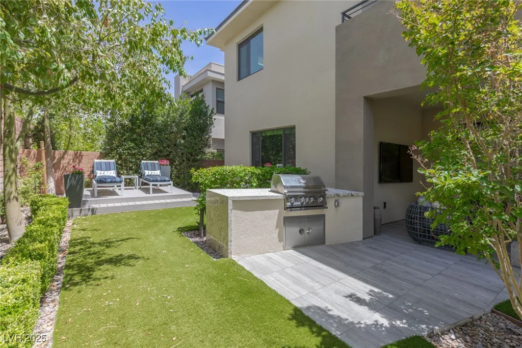 18 SUGARBERRY, Las Vegas, NV 89135
