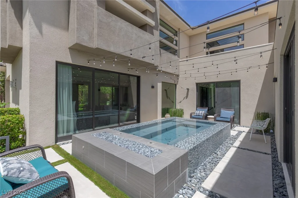 18 SUGARBERRY, Las Vegas, NV 89135