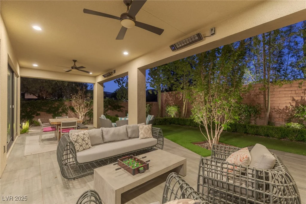 18 SUGARBERRY, Las Vegas, NV 89135