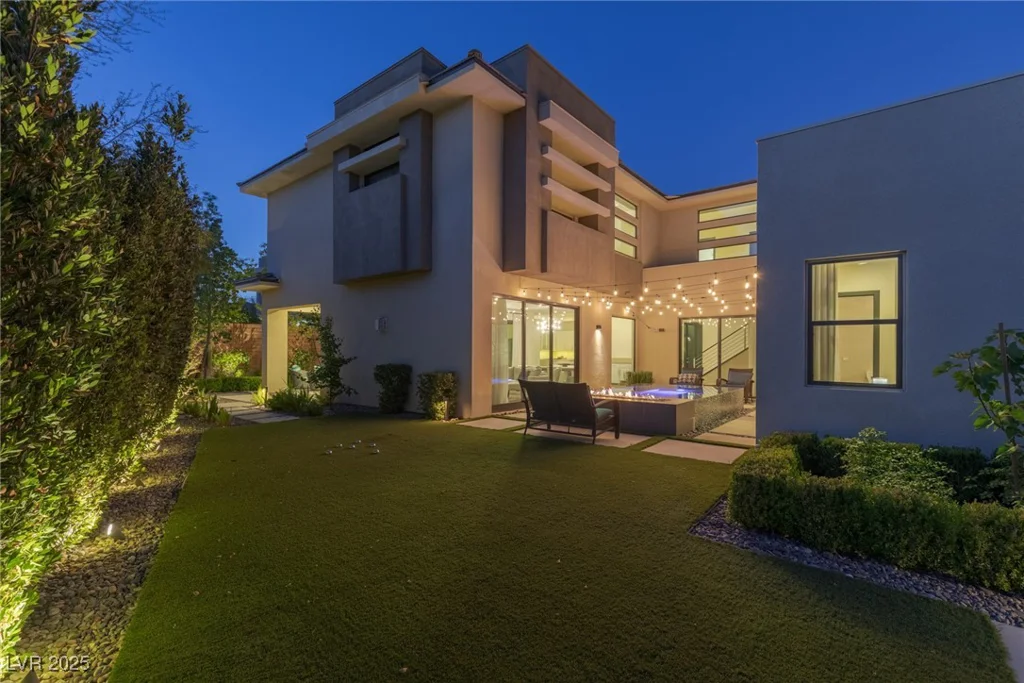 18 SUGARBERRY, Las Vegas, NV 89135