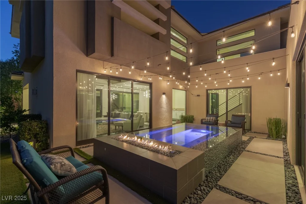 18 SUGARBERRY, Las Vegas, NV 89135