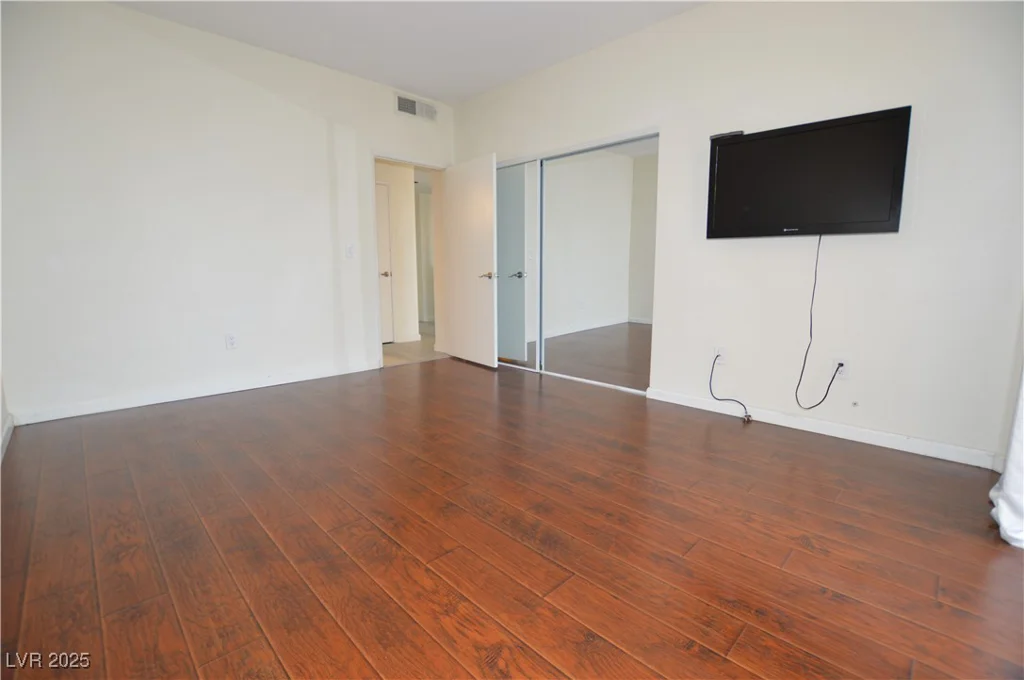 270 Flamingo, Las Vegas, NV 89169