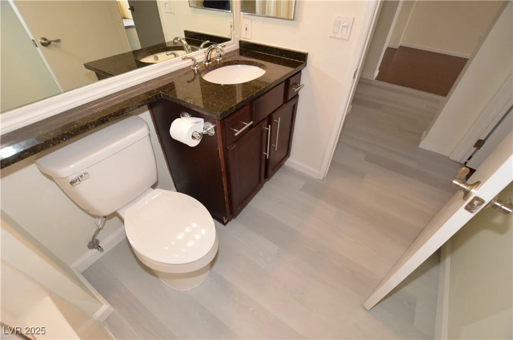 270 Flamingo, Las Vegas, NV 89169