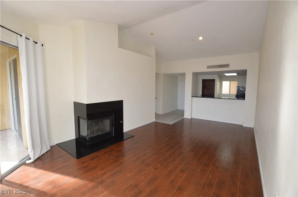270 Flamingo, Las Vegas, NV 89169