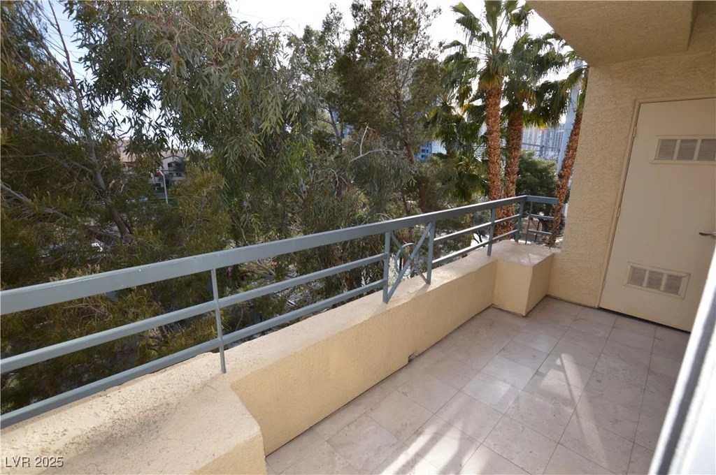 270 Flamingo, Las Vegas, NV 89169