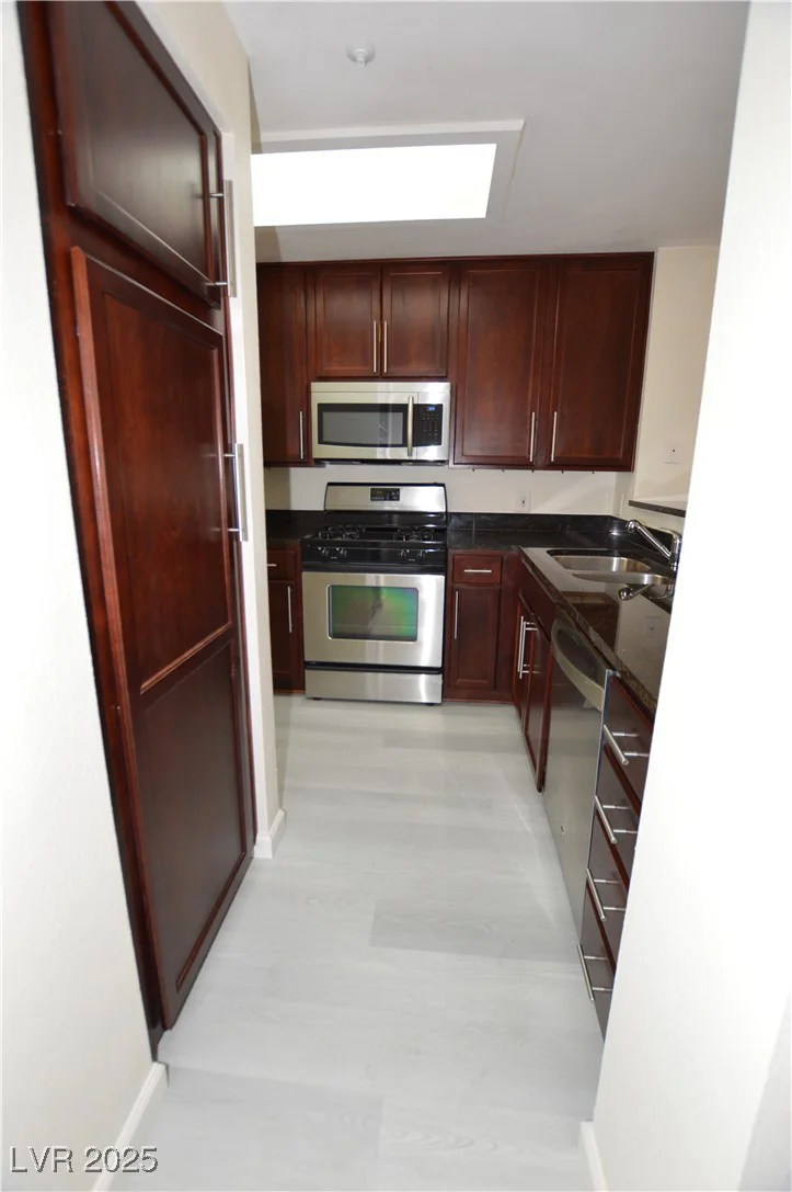 270 Flamingo, Las Vegas, NV 89169