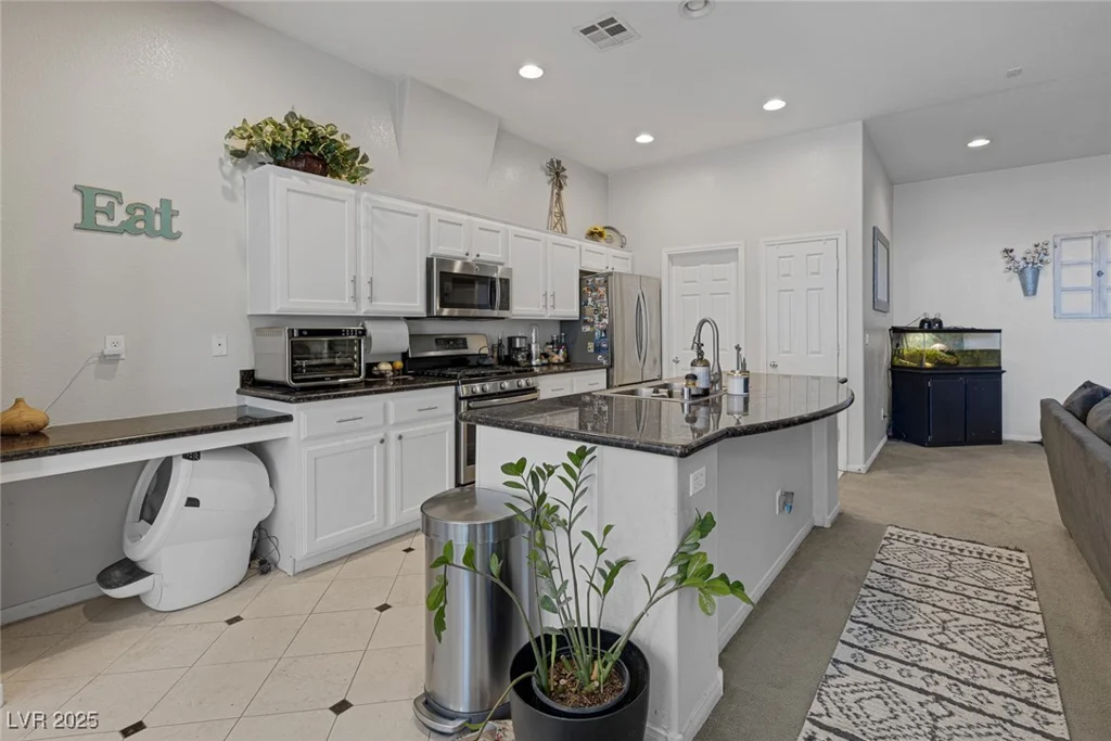 6303 Salmon Mountain, Las Vegas, NV 89122